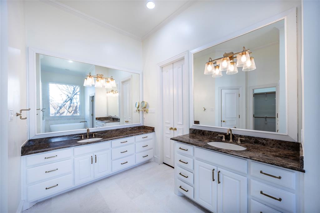 Emerald Sound at Lake Lewisville - Residential