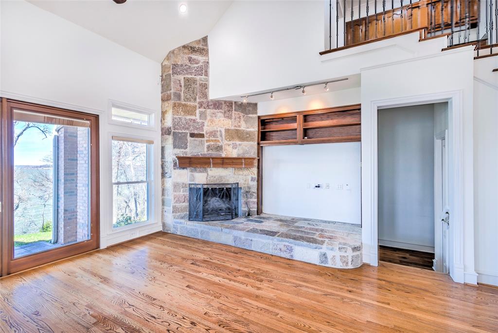 Emerald Sound at Lake Lewisville - Residential