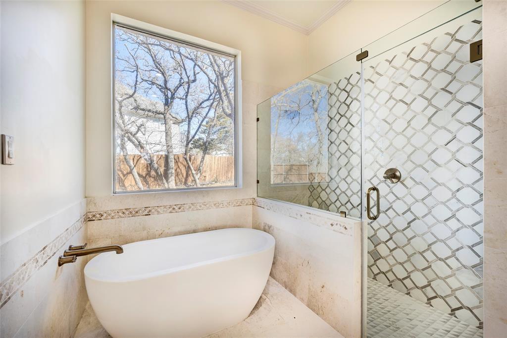 Emerald Sound at Lake Lewisville - Residential