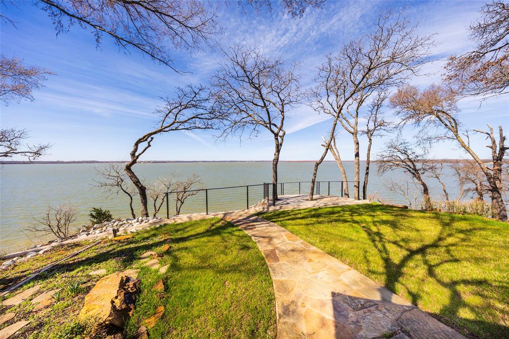 Emerald Sound at Lake Lewisville - Residential