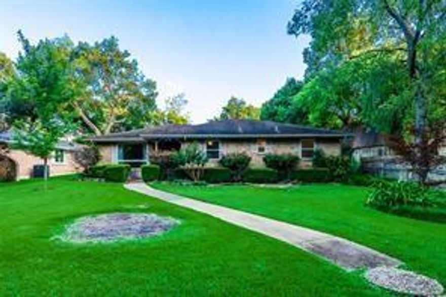 This beautiful property is nestled in the beautiful Kiestwood neighborhood.  Come home to your own private oasis.  The view from the front rooms is lush trees and foliage which provides privacy. The backyard has a huge patio for enjoyment outdoors. Work from home?  No problem.  There are 3 living areas, one with glass French doors.  The living room also has a built in desk.  The beautiful wood floors are original.  This home is the perfect combination of updates that will be appreciated coupled with charm. The kitchen boasts newer SS appliances and granite countertops.  The gas fireplace and wooden beams are a focal.

1 Cat or small Dog considered.  Pet Deposit $500 total ($350 deposit & $150 pet fee) and $25 monthly rent increase.