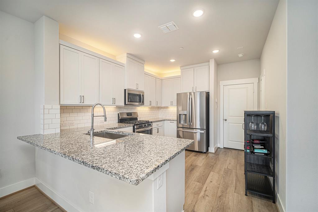 7565 Reis Lane