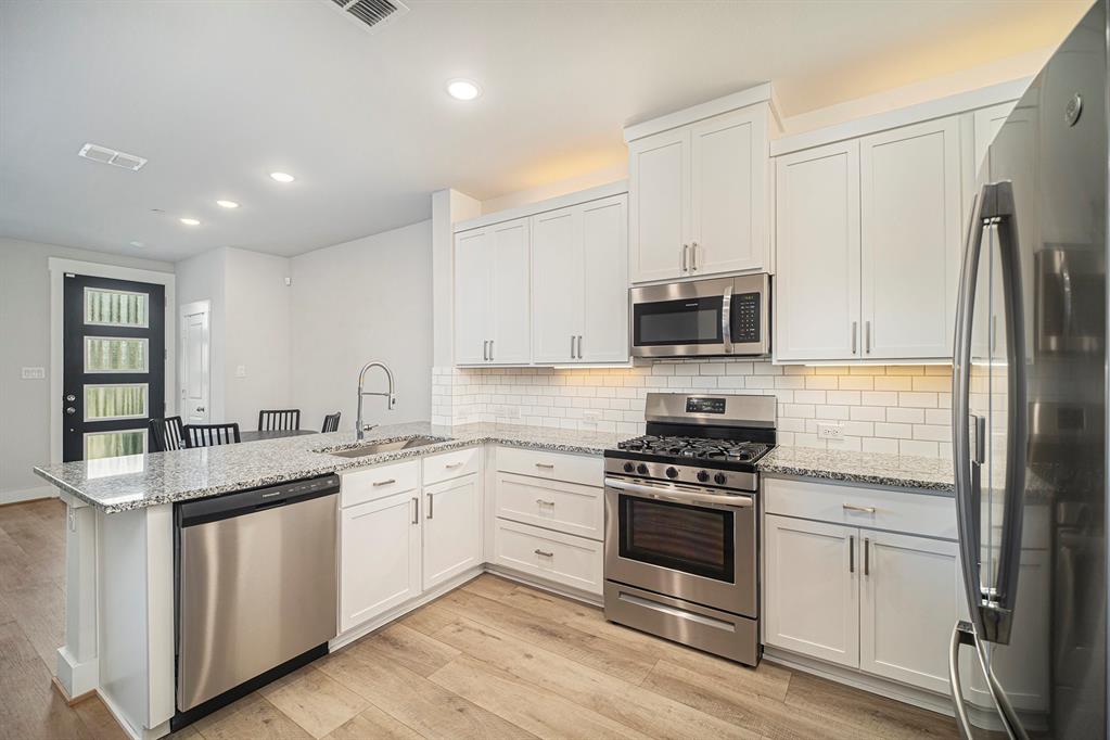 7565 Reis Lane