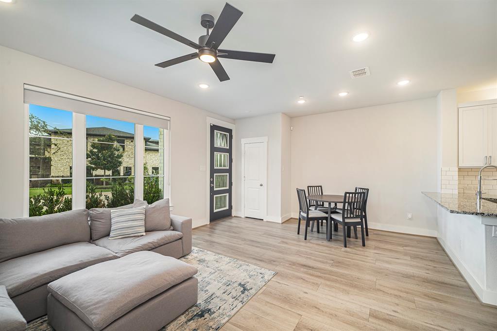 7565 Reis Lane