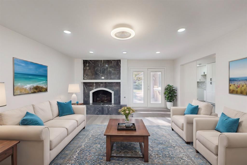 2212 Westlake Drive