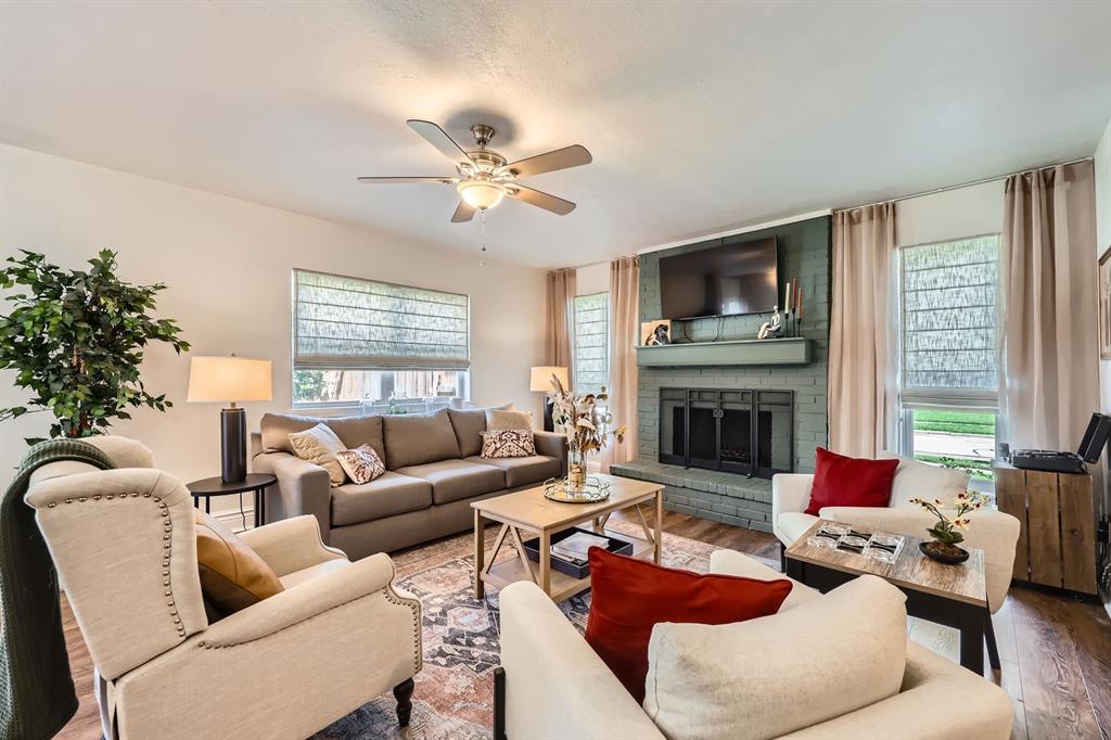 634 Meadowglen Drive