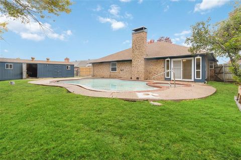 A home in Benbrook