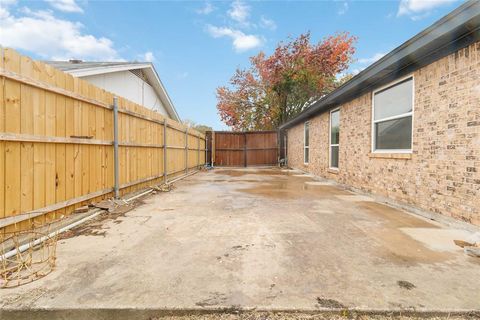 A home in Benbrook