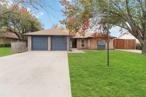 A home in Benbrook