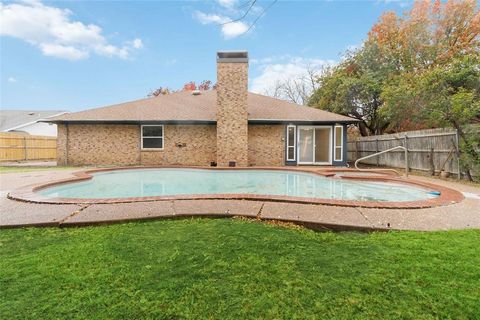 A home in Benbrook