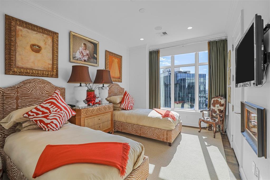 Tower & Regency Row Residence Condo - Residential