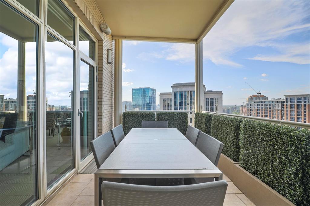 Tower & Regency Row Residence Condo - Residential