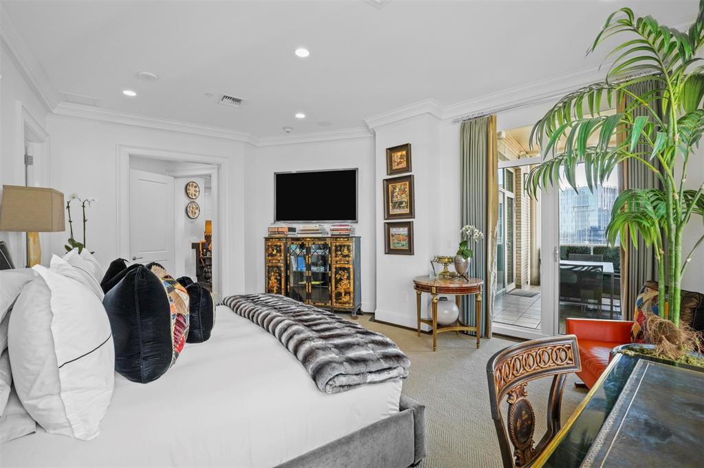 Tower & Regency Row Residence Condo - Residential