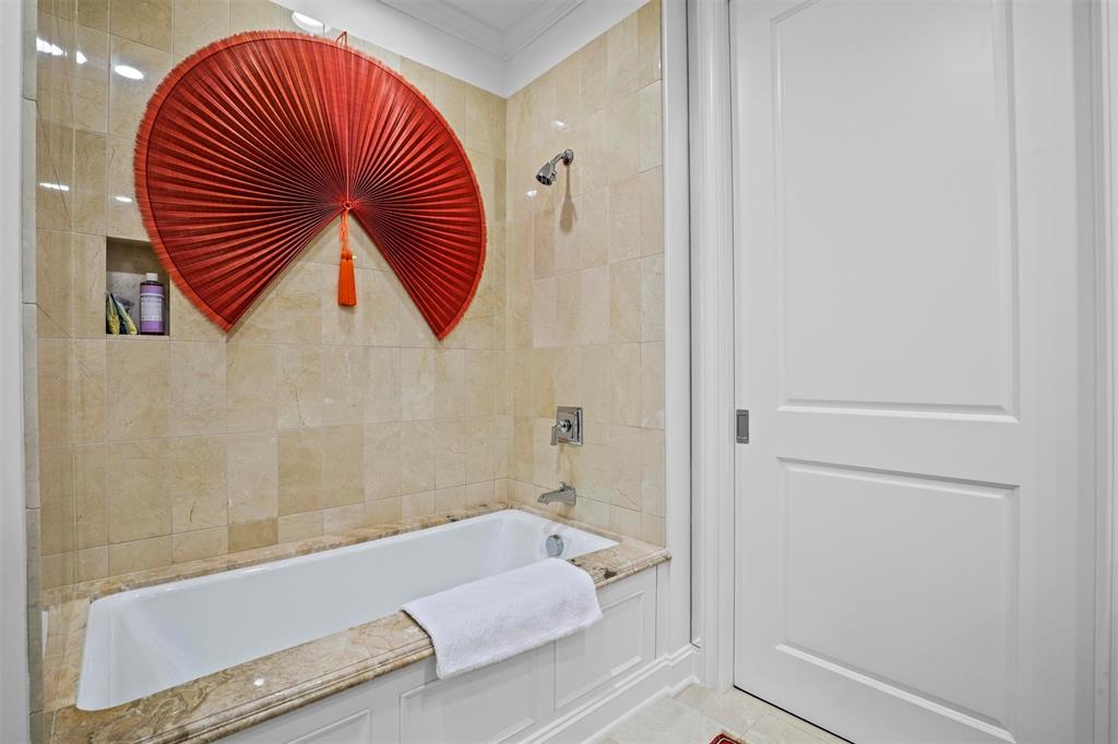 Tower & Regency Row Residence Condo - Residential