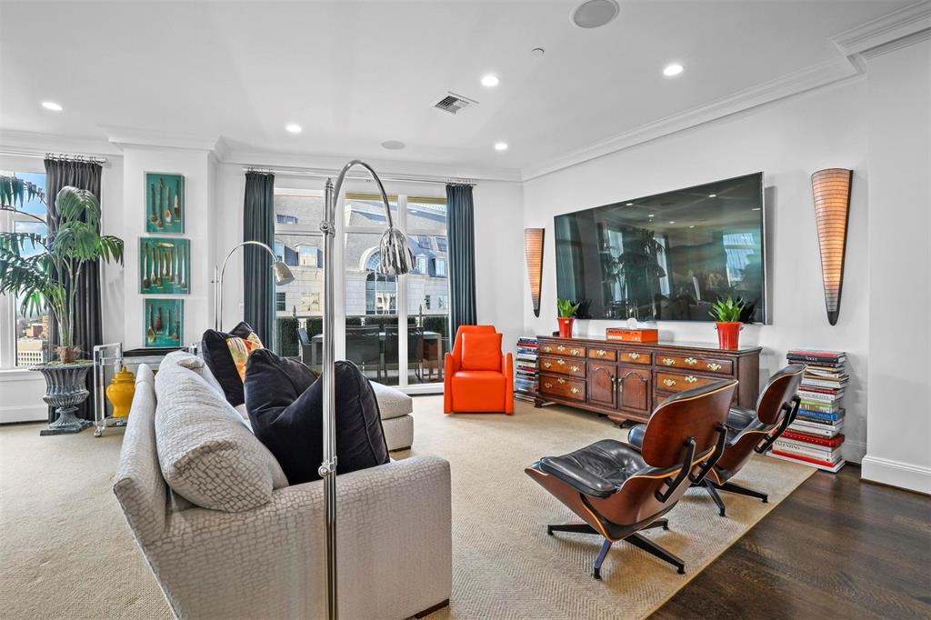 Tower & Regency Row Residence Condo - Residential