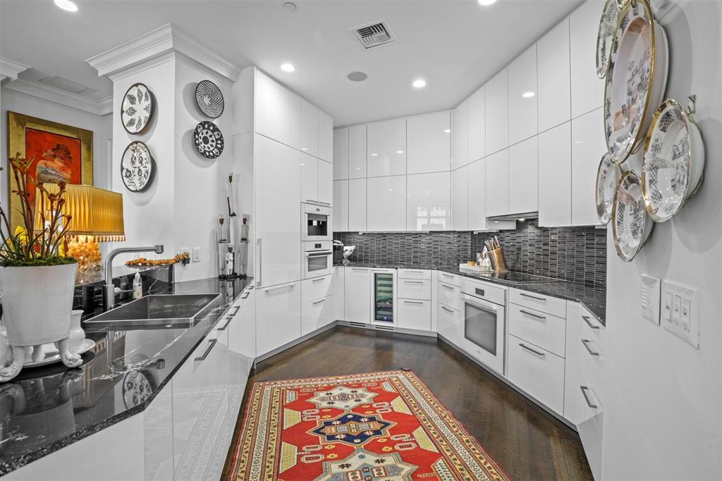 Tower & Regency Row Residence Condo - Residential