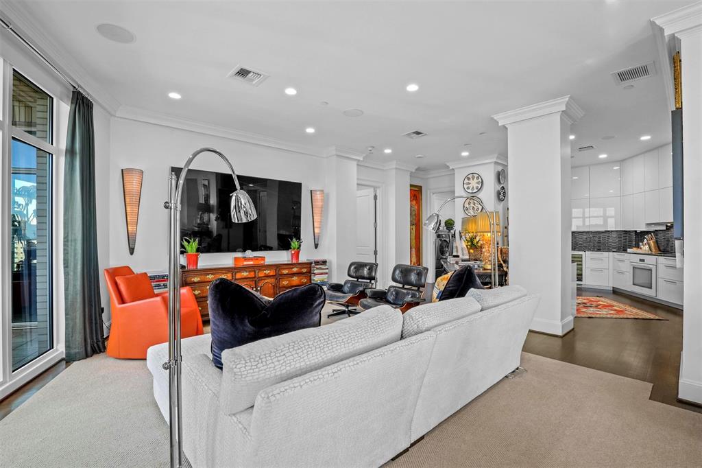 Tower & Regency Row Residence Condo - Residential