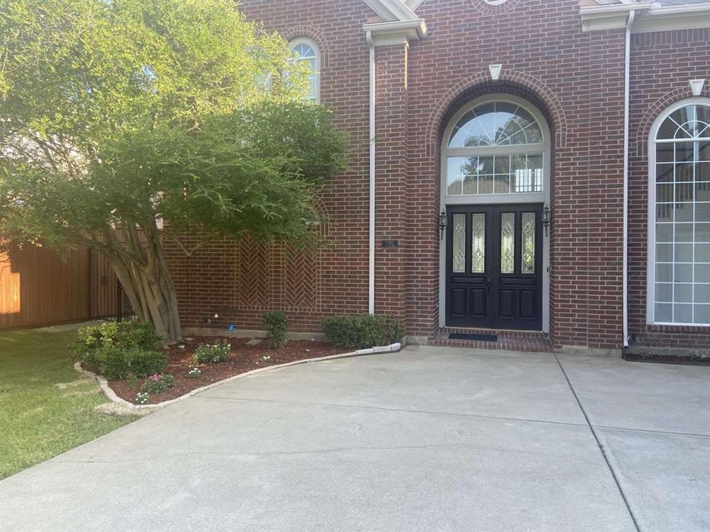 714 E Peninsula Drive