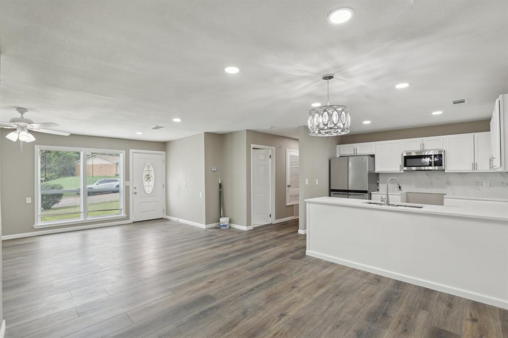 6405 Waynewood Court