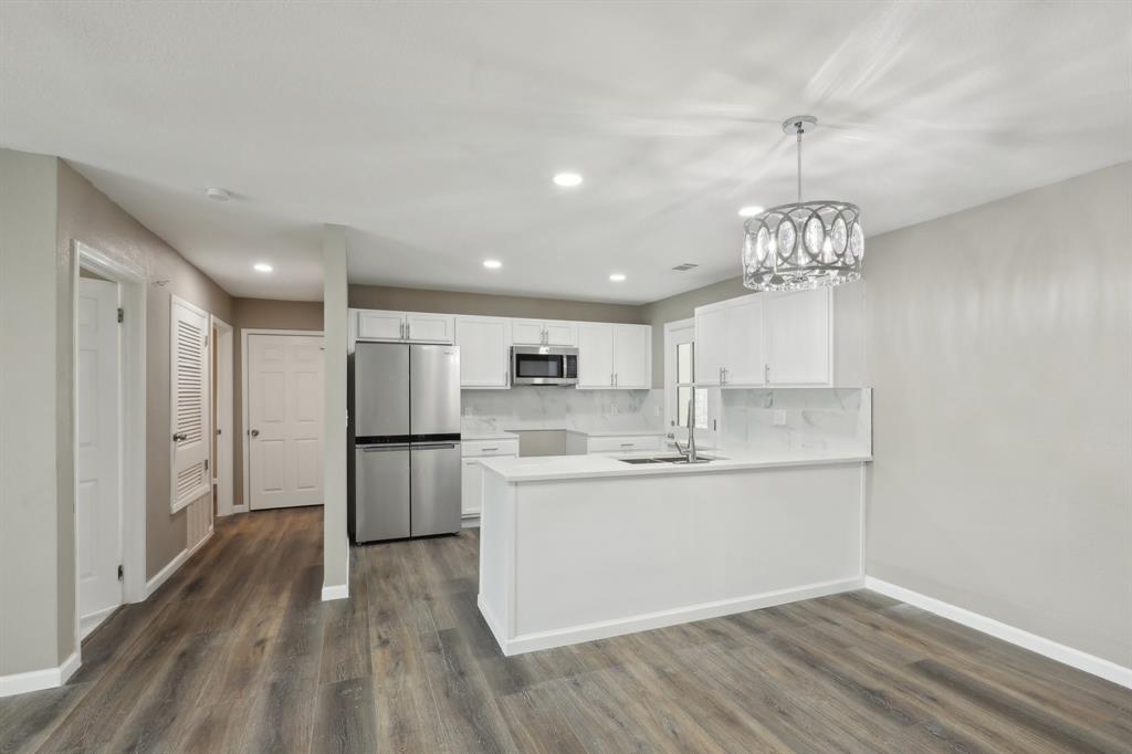 6405 Waynewood Court