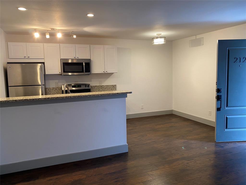 4633 Fairmount Street 212