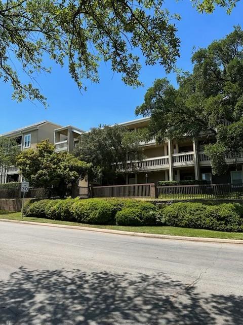 Keller Spgs Condos - Residential