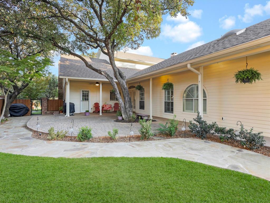 16 Harbour Point Circle