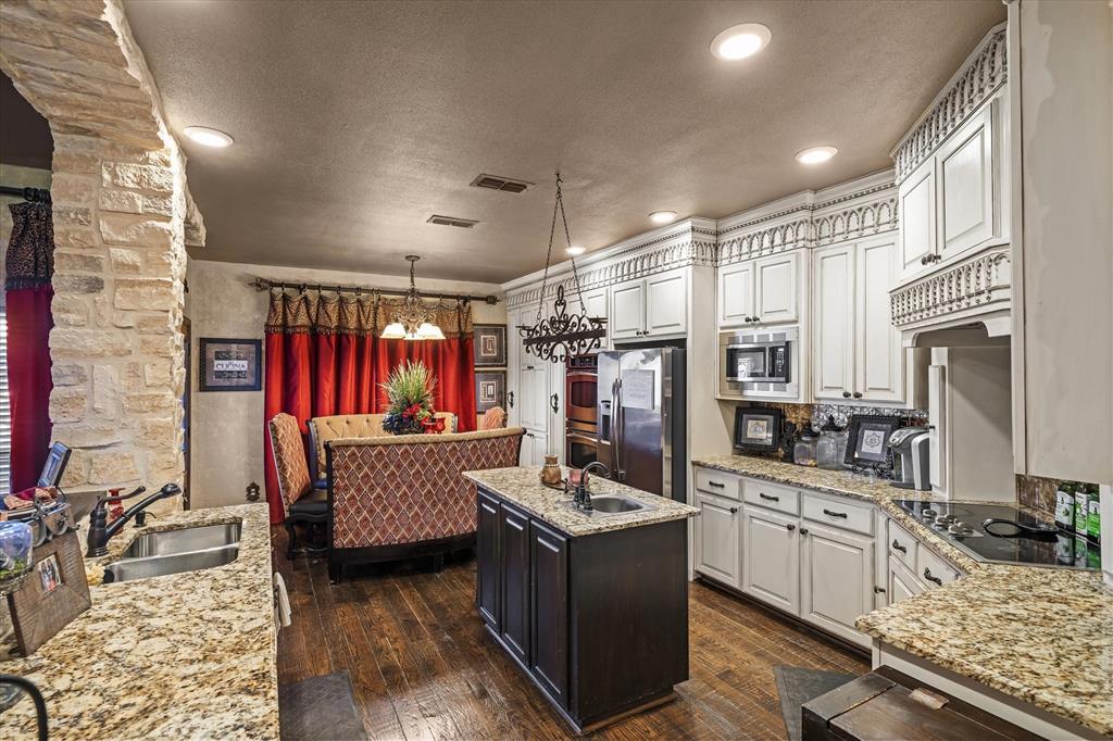 Edgewood, Texas, 75117, United States, 4 Bedrooms Bedrooms, ,3 BathroomsBathrooms,Residential,Active,2052124