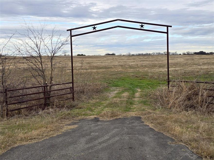 50 Ag Exempt Acres suitable for development, invest & hold, home, ranch, or multi use. This property is ideally located on the growing FM 3133 corridor, currently undergoing explosive development including business, rural homesites, Grayson Ridge and the Churchill residential developments. The parcels are outside the Van Alstyne ETJ, split by the county line with 13.2 acres in Collin and 36.9 acres in Grayson county allowing the unique choice of Anna or Van Alstyne Schools depending on your use. It offers over 730 ft. of paved FM 3133 road frontage, 5 strand barbed wire fenced and cross fenced with an apx 17.75 acre field with stock tank in the back. Easy access to McKinney (23 miles), DFW Airport (54 Miles) the new chip plant in Sherman (17 miles) make this a very desirable location with all that Van Alstyne has to offer only 6 miles away. Surrounded by rural pasture and acreage homesites give it that country flavor and it is only limited by your imagination. Owner may consider subdividing for right offer and size.