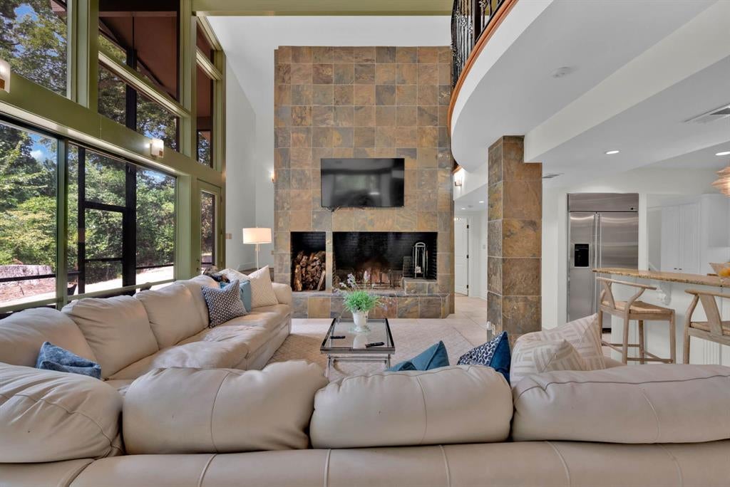 734 Chinquapin Drive