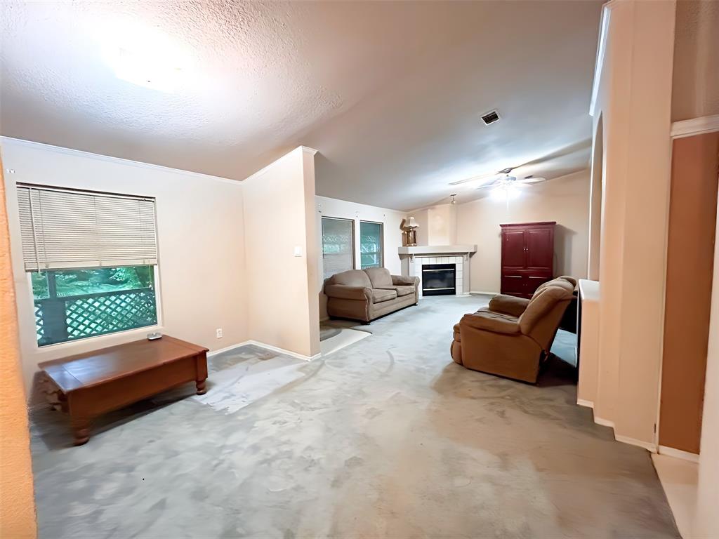 10229 State Highway 31 W