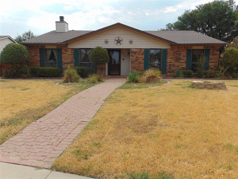 Photo of 1110 Meandering Way, Mesquite, TX 75150 (MLS # 21368248)