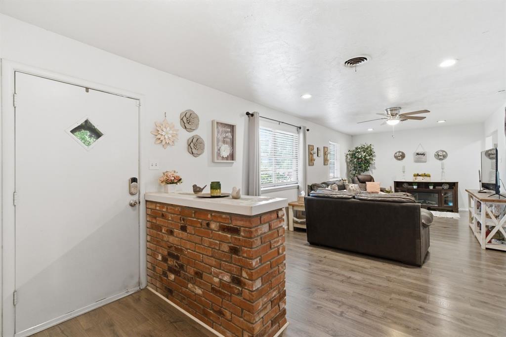 7017 Oakland Lane