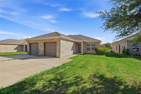 Photo of 2333 N Hickory Street, Sherman, TX 75092 (MLS # 21405798)