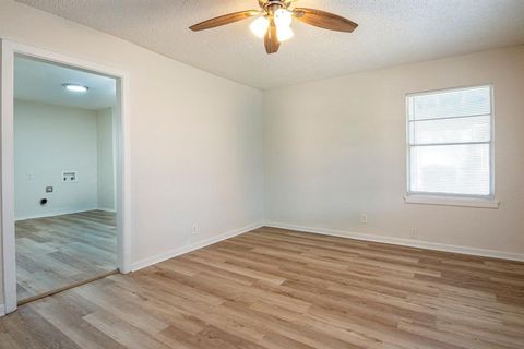 Tiny photo for 4417 Utah Avenue, Dallas, TX 75216 (MLS # 21198334)