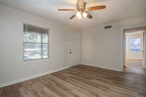 Tiny photo for 4417 Utah Avenue, Dallas, TX 75216 (MLS # 21198334)
