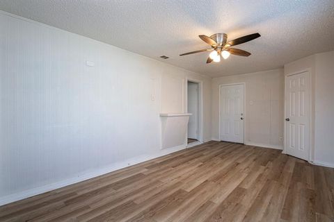 Tiny photo for 4417 Utah Avenue, Dallas, TX 75216 (MLS # 21198334)