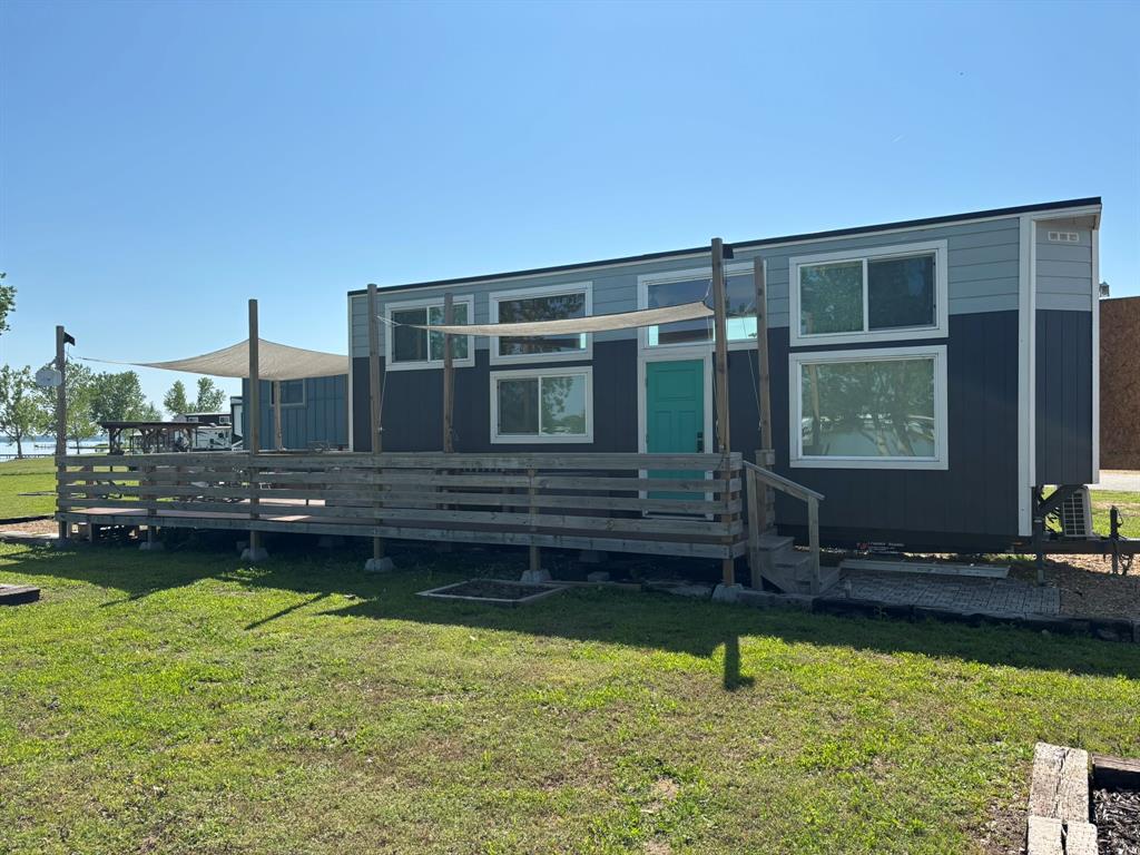 Peninsula Point W2 - Land