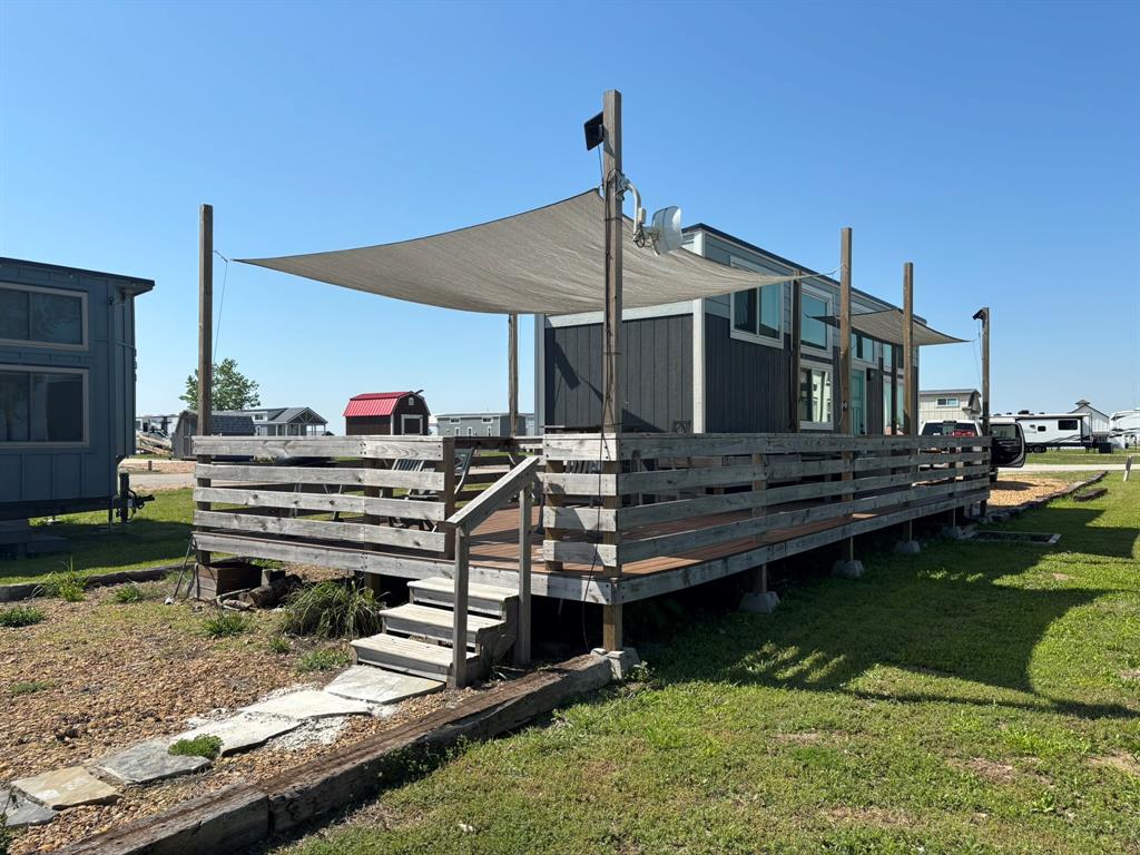 Peninsula Point W2 - Land