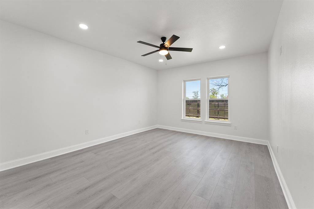 809 S Adelaide Street