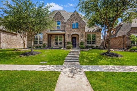 Photo of 901 Clear Water Drive N, Allen, TX 75013 (MLS # 21404337)