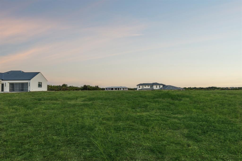 The Hills Of Kingswood - Land