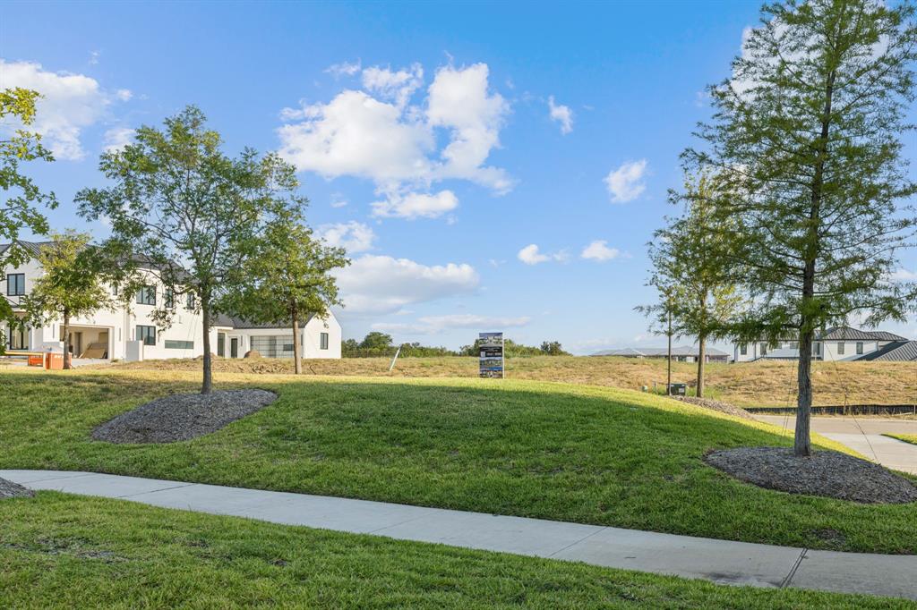 The Hills Of Kingswood - Land