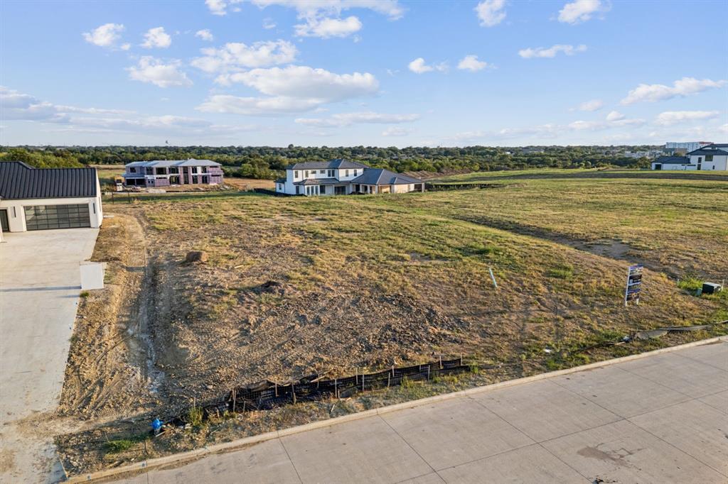 The Hills Of Kingswood - Land