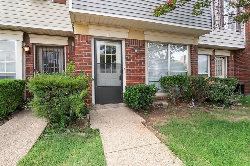 Photo of 10500 Lake June Road #I03, Dallas, TX 75217 (MLS # 21272400)