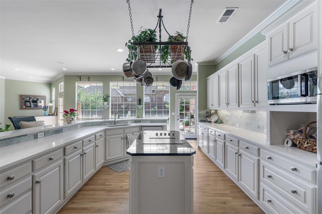 4549 Glenville Drive