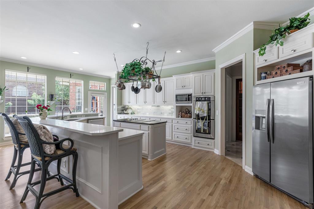 4549 Glenville Drive