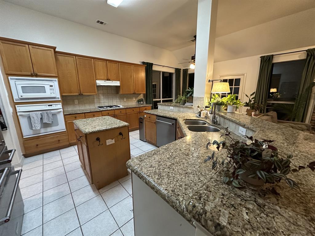 Wellington Of Flower Mound Ph - Residential Lease