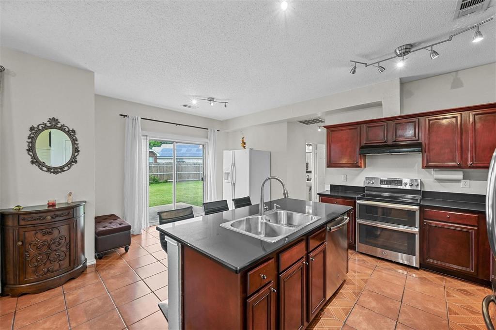2317 Hillgrove Court