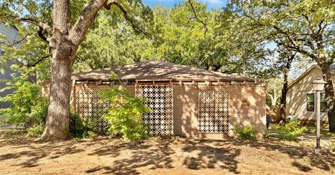 2711 N Locust Street Denton TX 76209